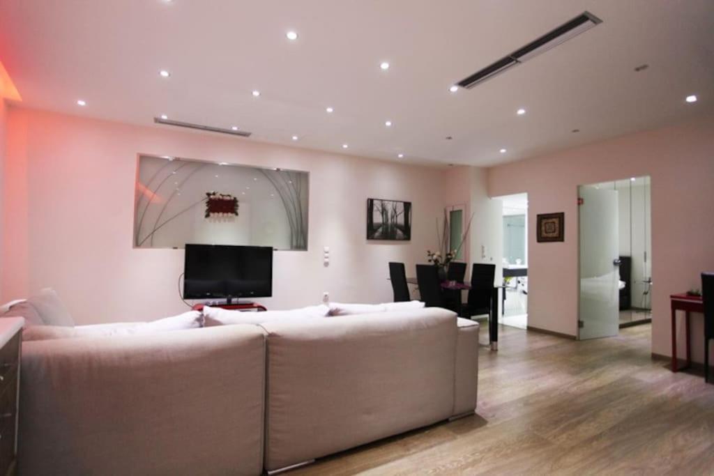 Olvias Apartment Атина Екстериор снимка