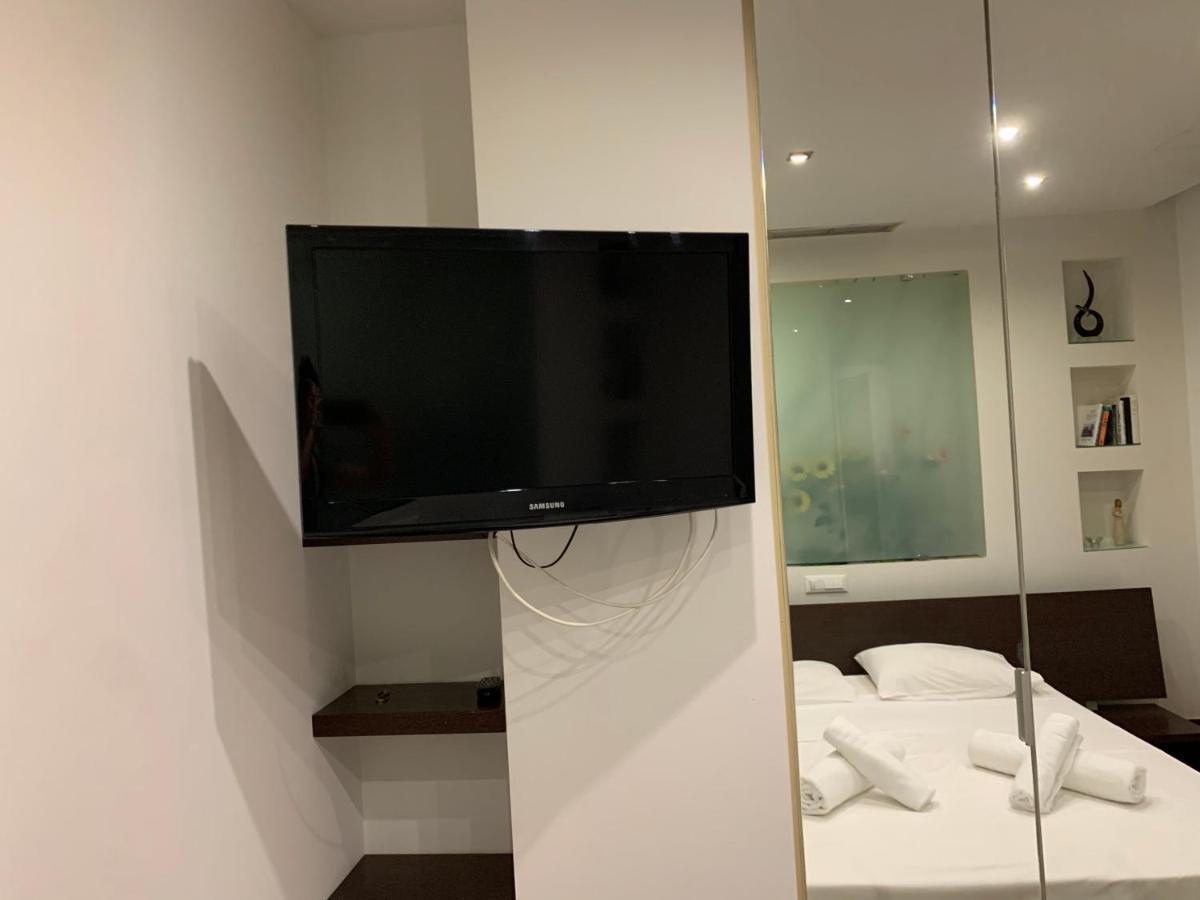 Olvias Apartment Атина Екстериор снимка